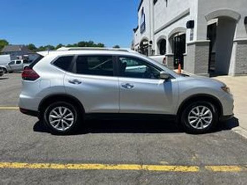 Used 2020 Nissan Rogue SV AWD/4WD image 4