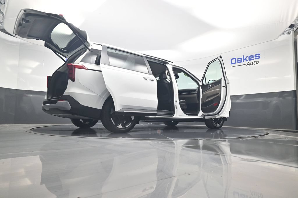 Certified 2026 Kia Carnival EX FWD image 60