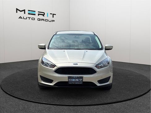 Used 2017 Ford Focus SE FWD image 3