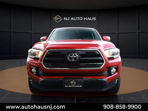 Used 2016 Toyota Tacoma SR5 w/ SR5 Appearance Package (SN) AWD/4WD image 6