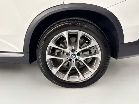 Used 2024 BMW X5 xDrive40i w/ Parking Assistance Package AWD/4WD image 32
