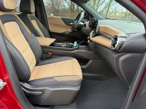 Used 2025 Chevrolet Equinox ACTIV image 22