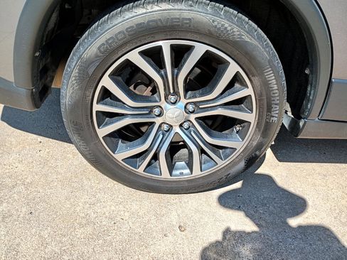 Used 2018 Mitsubishi Outlander ES image 38