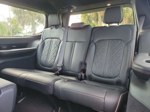 Used 2025 Jeep Grand Wagoneer Series III w/ Rear Seat Video Group 1 AWD/4WD image 9