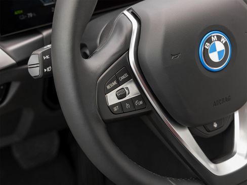 Used 2023 BMW i4 eDrive40 w/ M Sport Package RWD image 44