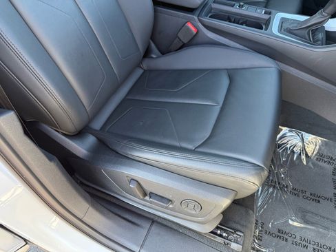 Used 2025 Audi Q3 2.0T Premium image 32
