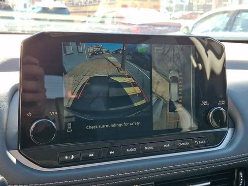 Used 2023 Nissan Rogue SL w/ SL Premium Package image 20