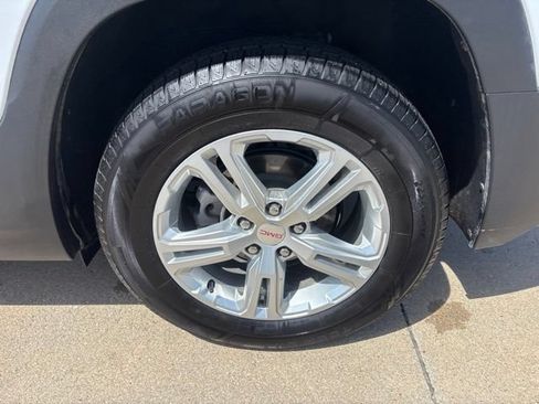 Used 2024 GMC Terrain SLE FWD image 14