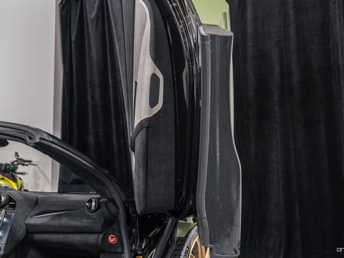 Used 2022 McLaren 765LT image 49