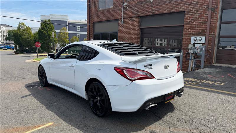 Used 2015 Hyundai Genesis 3.8 RWD image 9