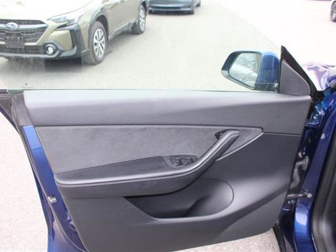 Used 2021 Tesla Model Y Long Range image 12