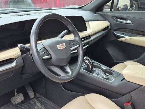 Used 2024 Cadillac XT4 Premium Luxury image 8