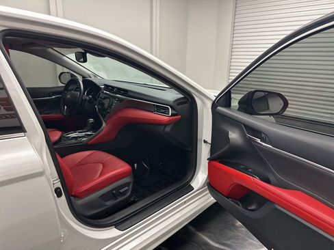 Used 2018 Toyota Camry XSE w/ Driver Assist Package image 8