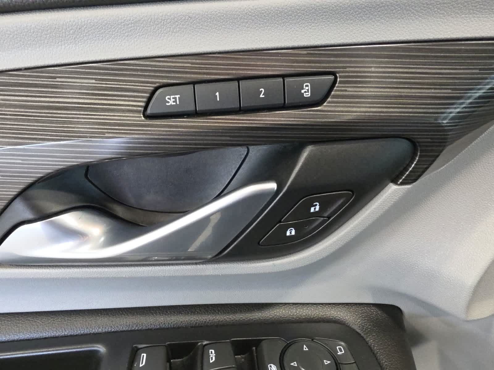 Used 2020 GMC Terrain SLT w/ Preferred Package AWD/4WD image 19