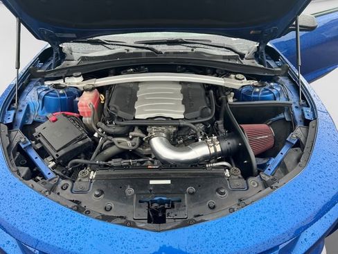 Used 2018 Chevrolet Camaro SS RWD image 32