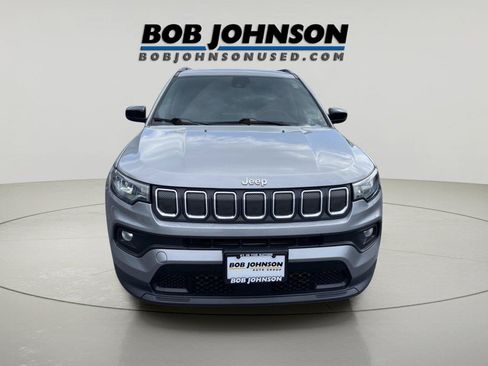 Used 2022 Jeep Compass Latitude w/ Convenience Group AWD/4WD image 2