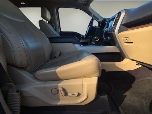 Used 2016 Ford F150 Lariat w/ Equipment Group 502A Luxury AWD/4WD image 14
