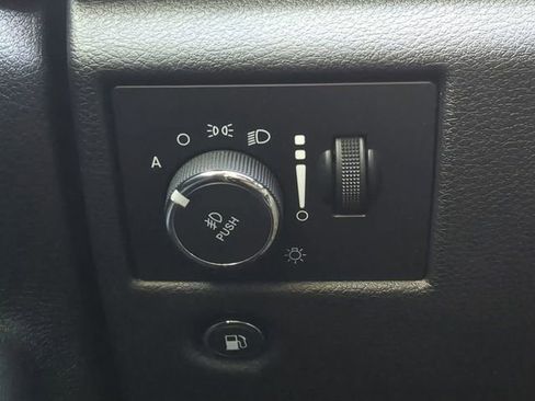 Used 2022 Jeep Grand Cherokee Laredo X image 29