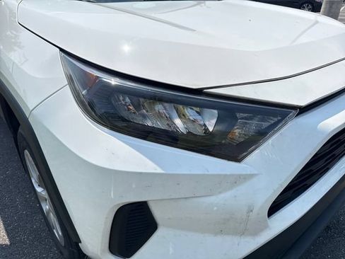 Used 2022 Toyota RAV4 LE AWD/4WD image 12