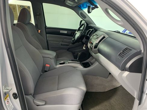 Used 2011 Toyota Tacoma 4x4 Double Cab w/ TRD Off-Road Pkg image 37
