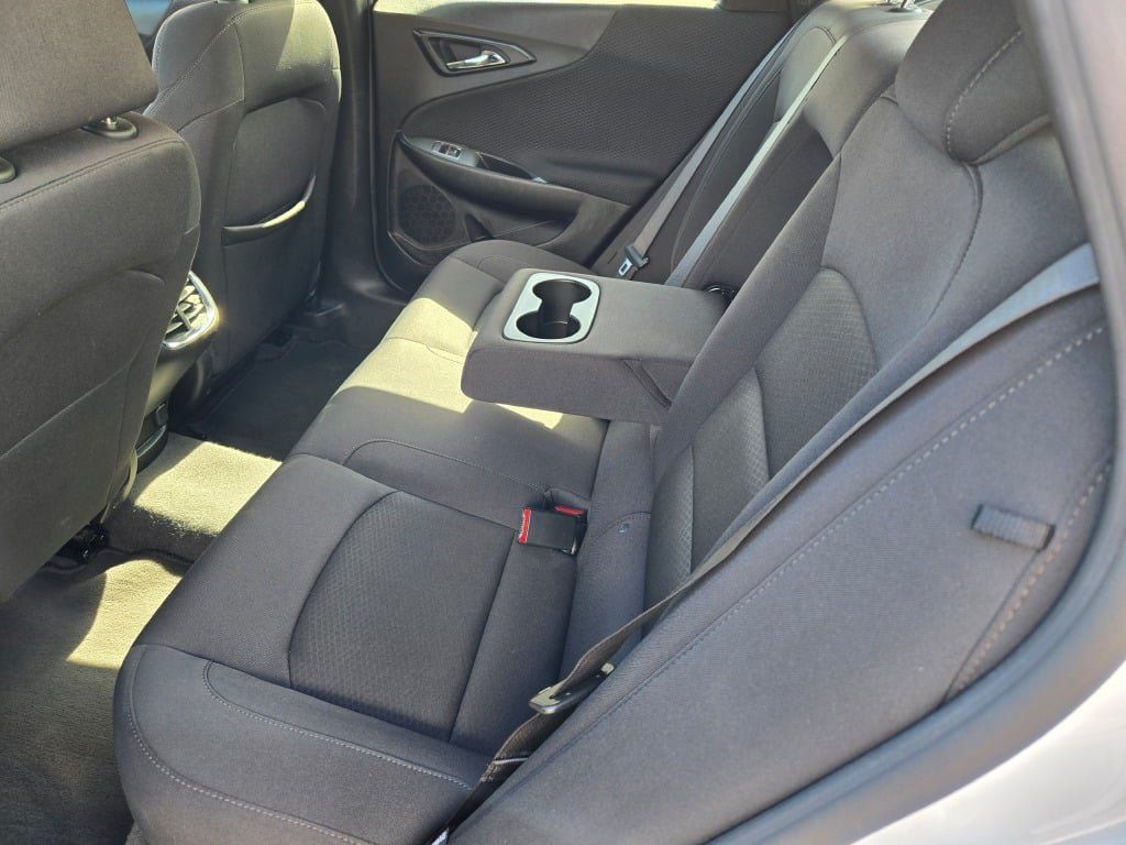Used 2024 Chevrolet Malibu LT FWD image 16