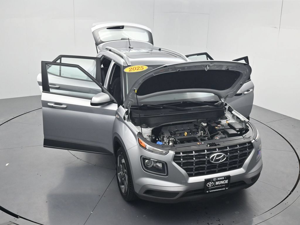 Used 2025 Hyundai Venue SEL FWD image 43