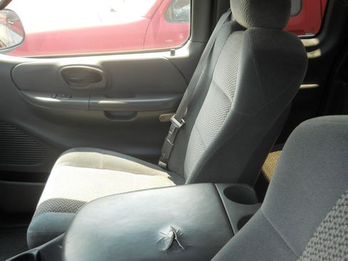 Used 2001 Ford F150 XLT RWD image 9