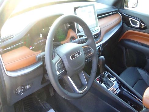 Certified 2025 Jeep Compass Limited w/ Elite Group image 19