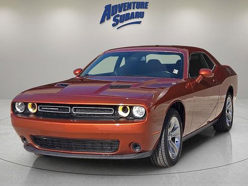 Used 2021 Dodge Challenger SXT image 2
