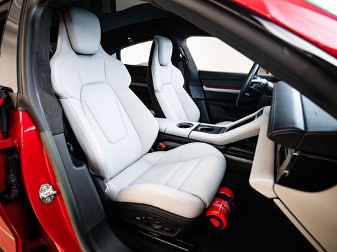 Certified 2022 Porsche Taycan Turbo S AWD/4WD image 29