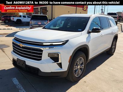 Used 2025 Chevrolet Traverse LT