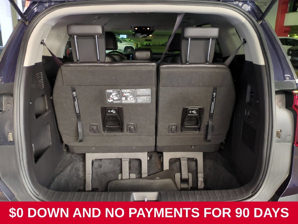 Used 2025 Kia Carnival FWD image 28