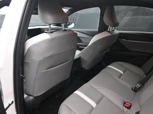 Used 2025 Toyota Camry SE w/ Convenience Package FWD image 23