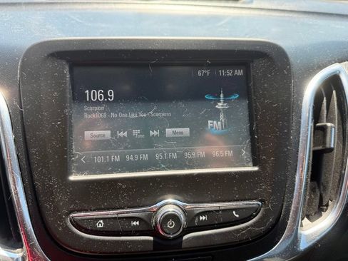 Used 2018 Chevrolet Equinox LT FWD image 12