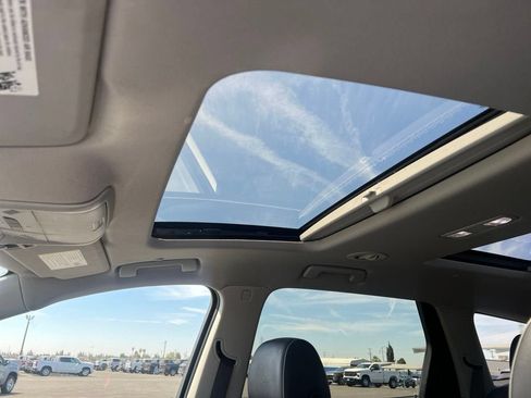 Used 2021 Buick Enclave Avenir w/ LPO, Cargo Package FWD image 12