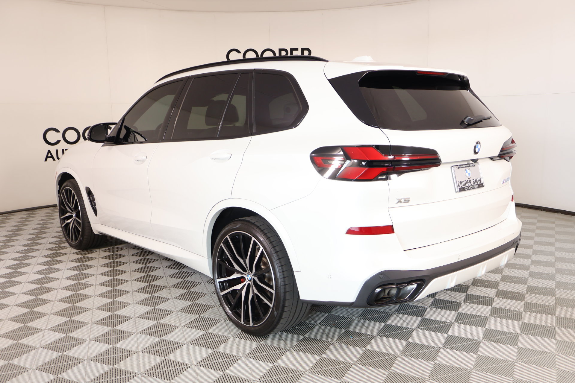 Used 2025 BMW X5 M60i w/ Climate Comfort Package AWD/4WD image 24