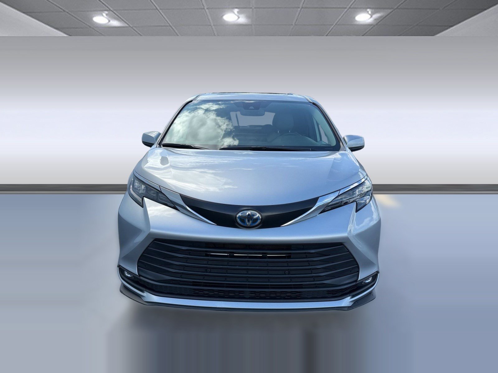 Used 2025 Toyota Sienna XLE FWD image 6