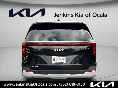 New 2026 Kia Carnival FWD image 4