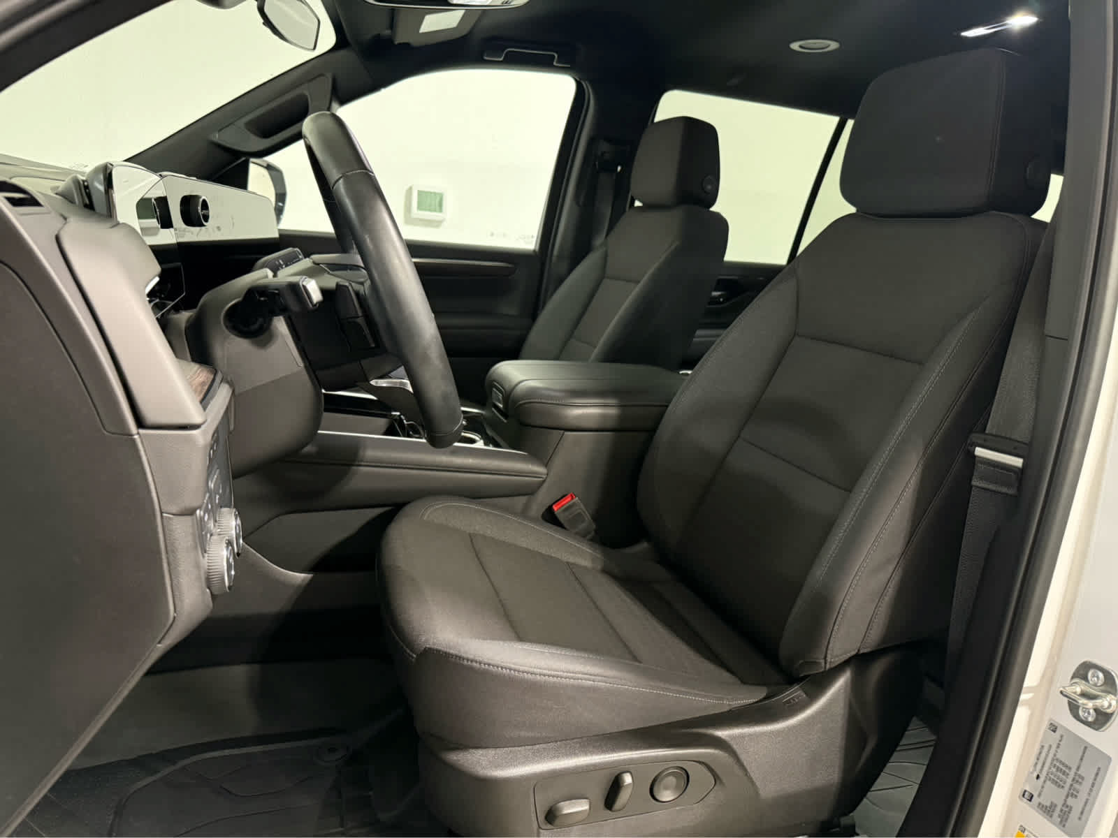 Used 2025 Chevrolet Tahoe LS AWD/4WD image 13