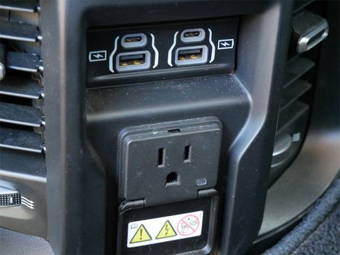 Used 2024 RAM 2500 Laramie image 15