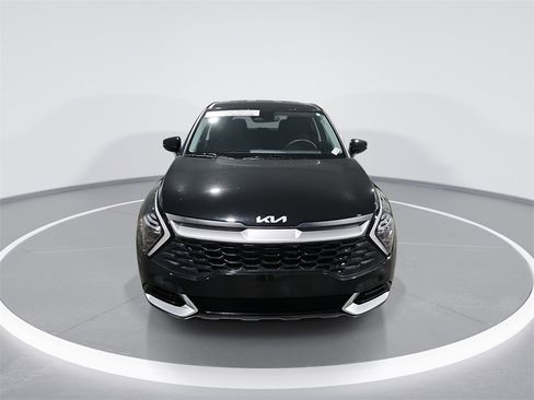 Used 2024 Kia Sportage LX image 3