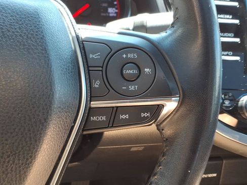 Used 2018 Toyota Camry XSE FWD image 17