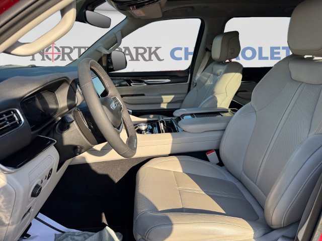 Used 2024 Jeep Wagoneer L 4WD w/ Premium Group I image 10