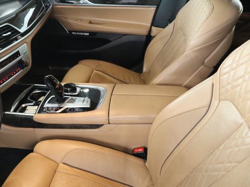 Used 2017 BMW 740i RWD image 19