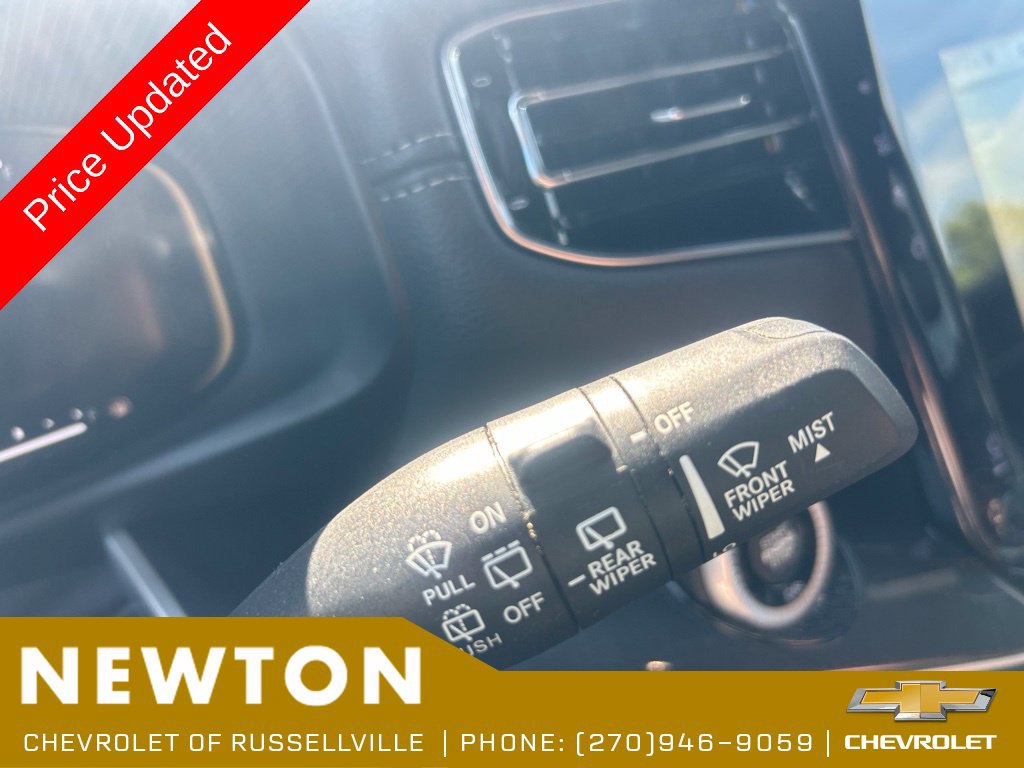 Used 2023 Jeep Wagoneer 4WD w/ Premium Group I image 17