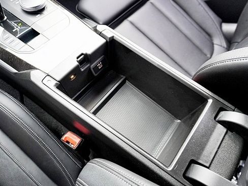 Used 2022 BMW 330i Sedan w/ Driving Assistance Package image 33