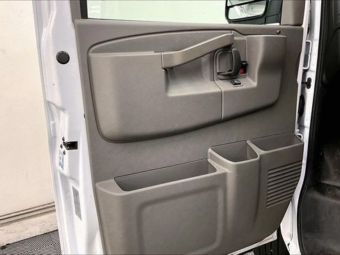 Used 2025 Chevrolet Express 2500 w/ Driver Convenience Package RWD image 24