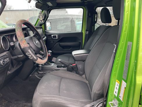 Used 2018 Jeep Wrangler Unlimited Sport S image 7