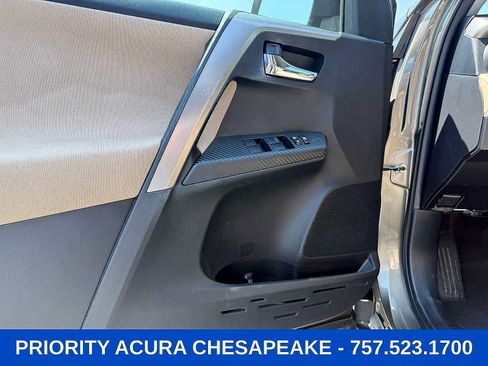 Used 2014 Toyota RAV4 XLE AWD/4WD image 8