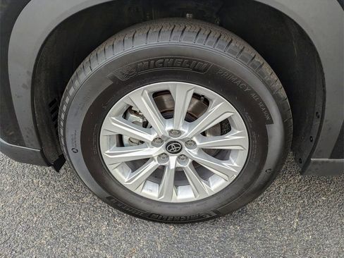 Used 2025 Toyota Grand Highlander XLE image 27